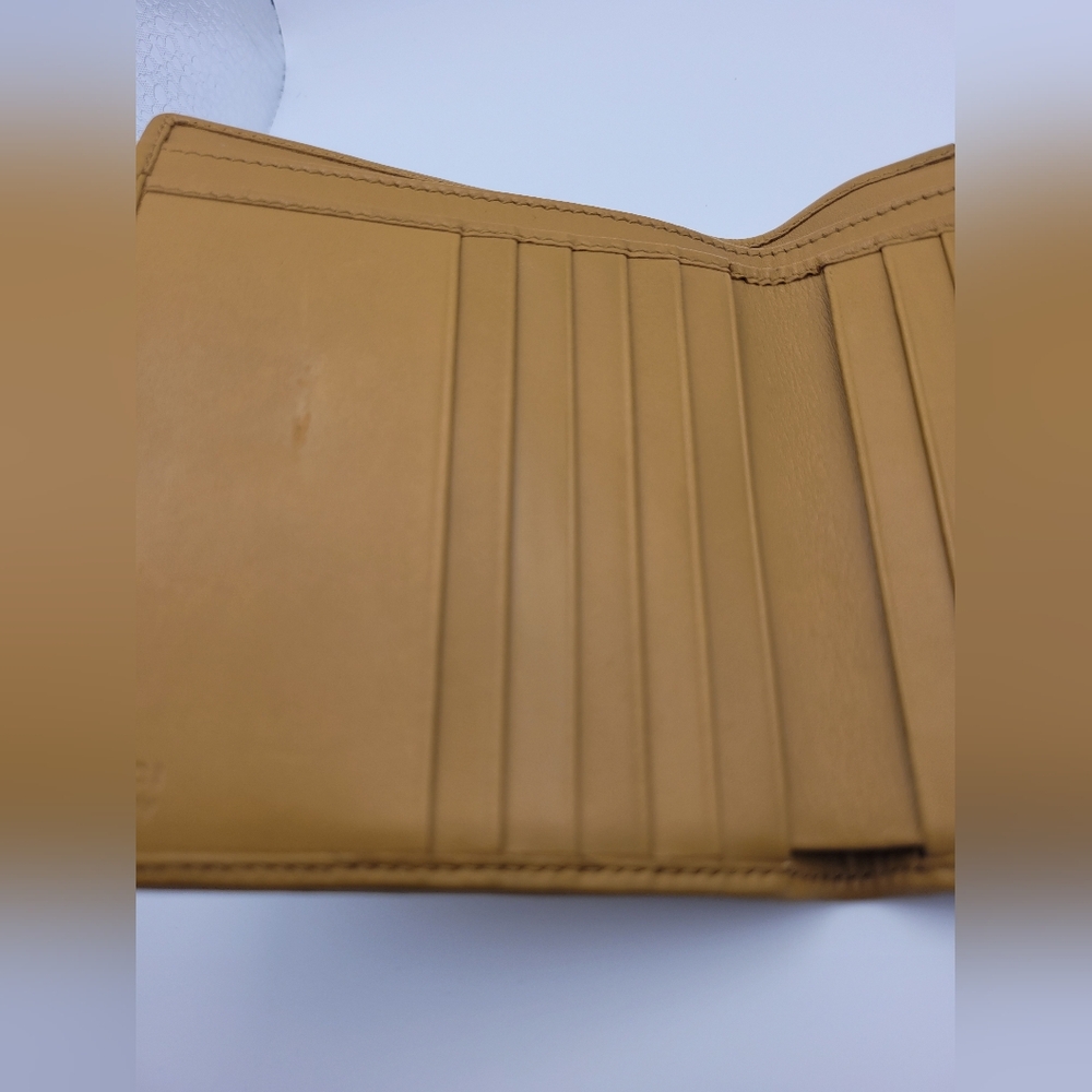 Gucci Tiger Clasp Bifold Wallet - Picture 6 of 6
